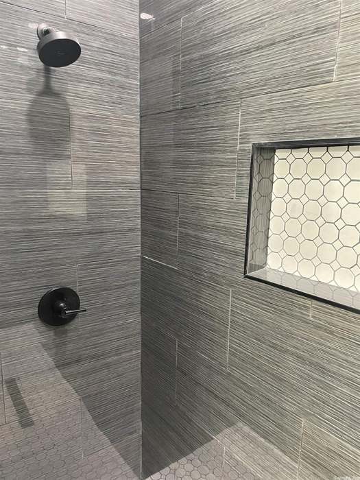 320 N Brinkley tiled shower