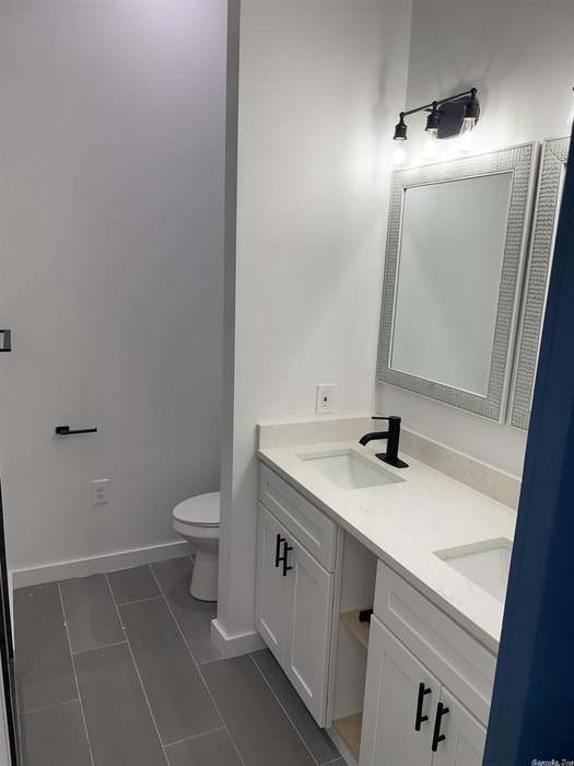 320 N Brinkley bathroom